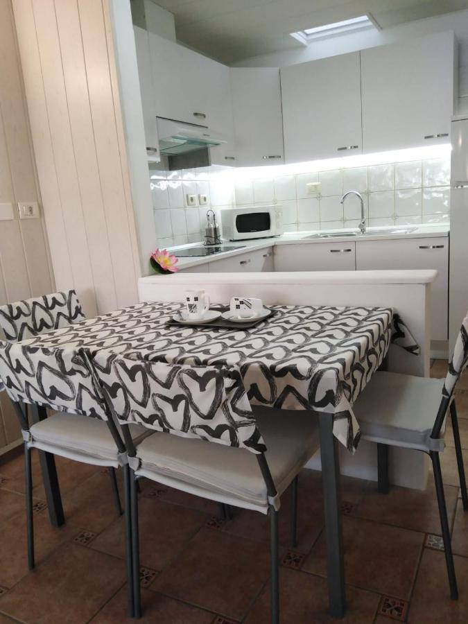 Appartamento House Lilu - luminoso monolocale Arona  Esterno foto