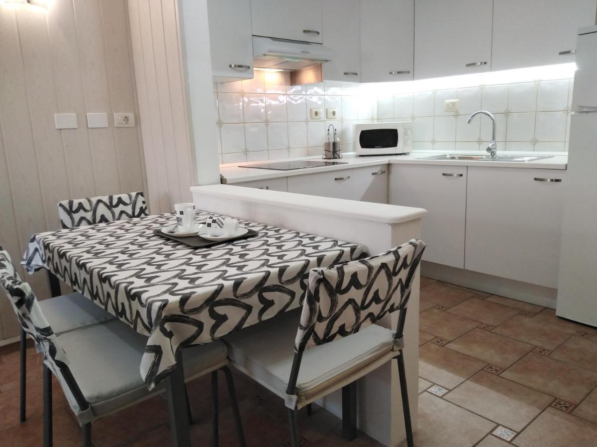 Appartamento House Lilu - luminoso monolocale Arona  Esterno foto